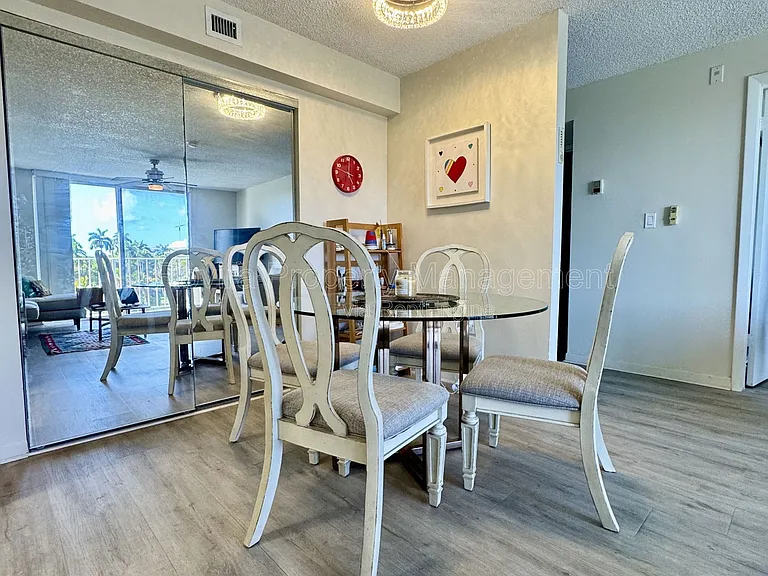 1740 NW North River Dr #516 — Photo 4