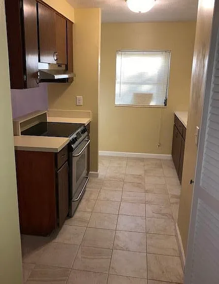 2589 Eastill Dr — Photo 5