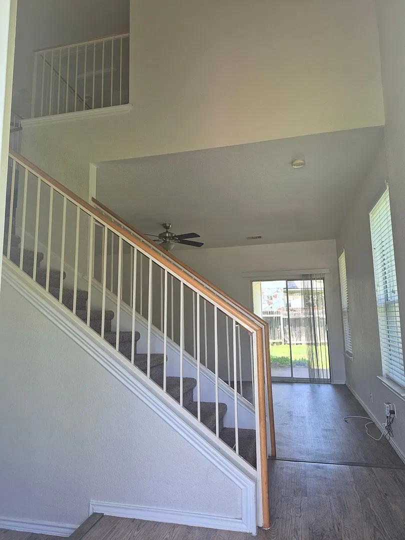 Spacious 3 bd home in a wonderful community. — Photo 3
