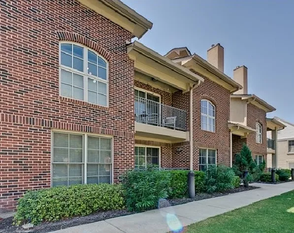 McFarlin Place Apartments — Photo 13
