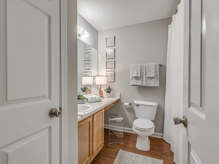 Spacious Bathroom