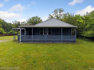 2147 Mill Rd, Flint, MI 48532