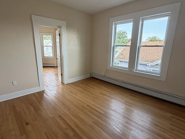 373-375 Blatchley Ave #3A — Photo 2