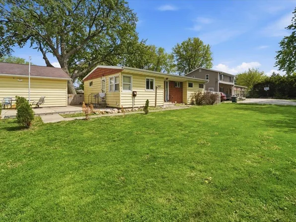 3137 Hammond Ave, Waterloo, IA 50702