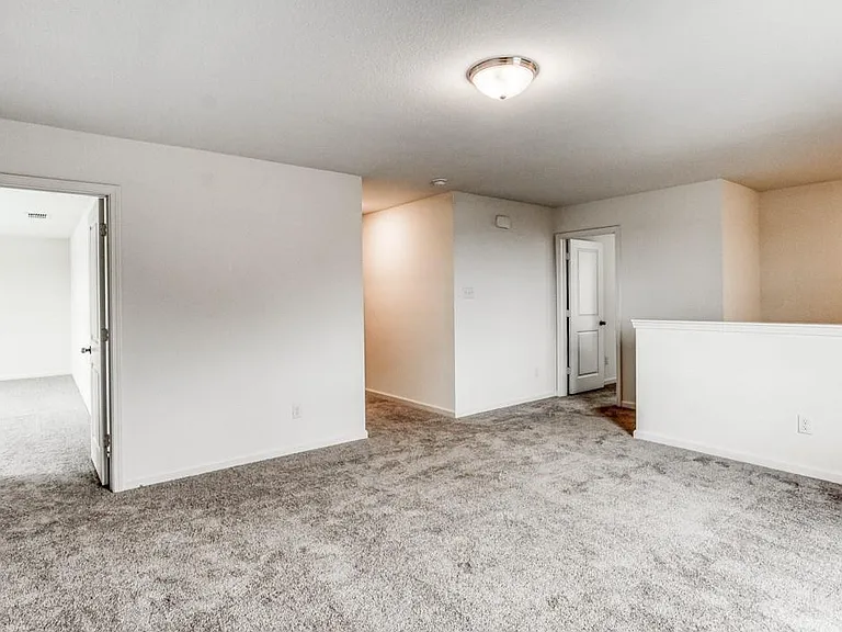 720 Holly St — Photo 7