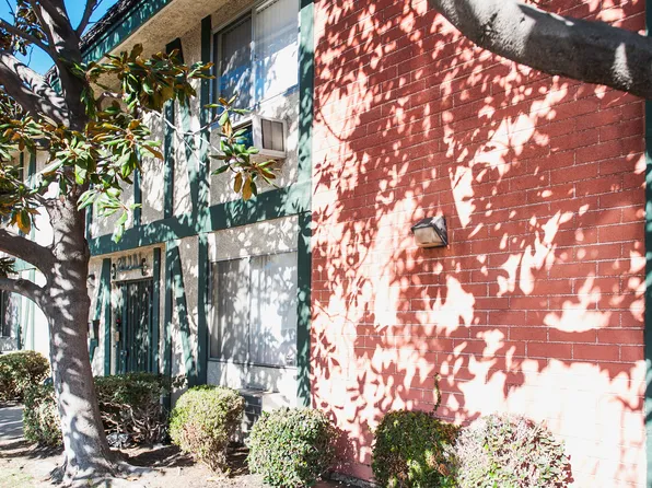 E. 7th Street, 2111 E 7th St APT 4, Long Beach, CA 90804