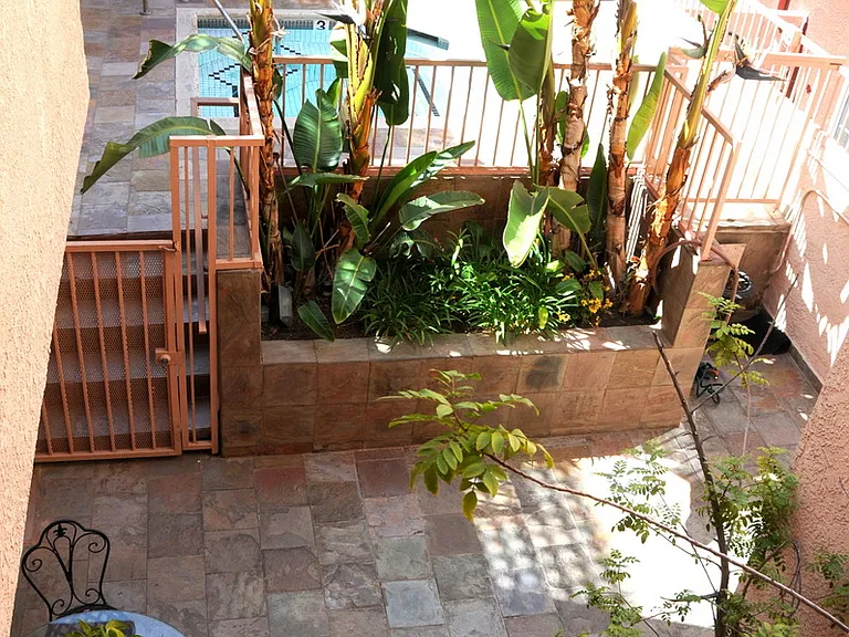 Academy Terrace — Photo 3
