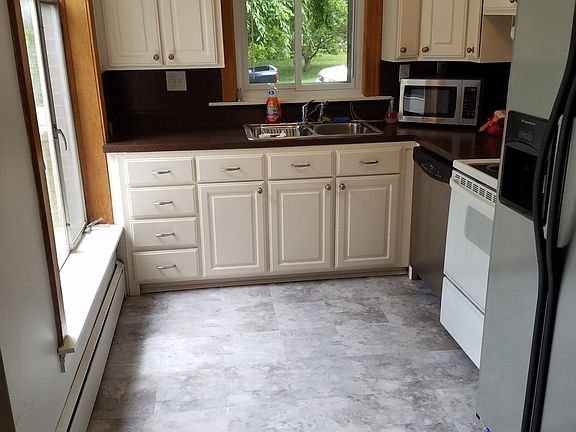 3rd image of 202 Cork Dr