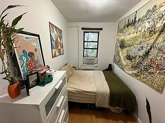 Rented by R New York