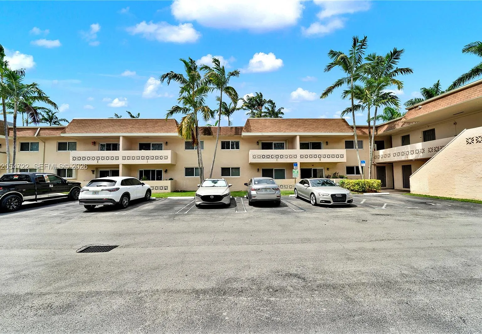 Villagio At Palmetto Bay — Photo 2