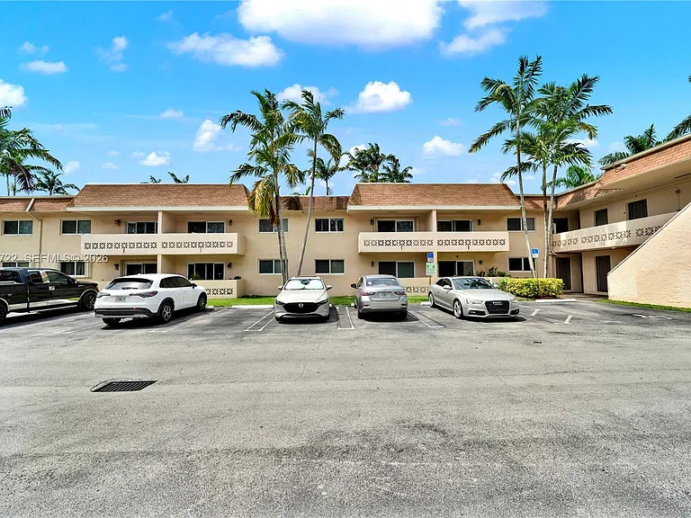 14500 SW 88th Ave #217 — Photo 2