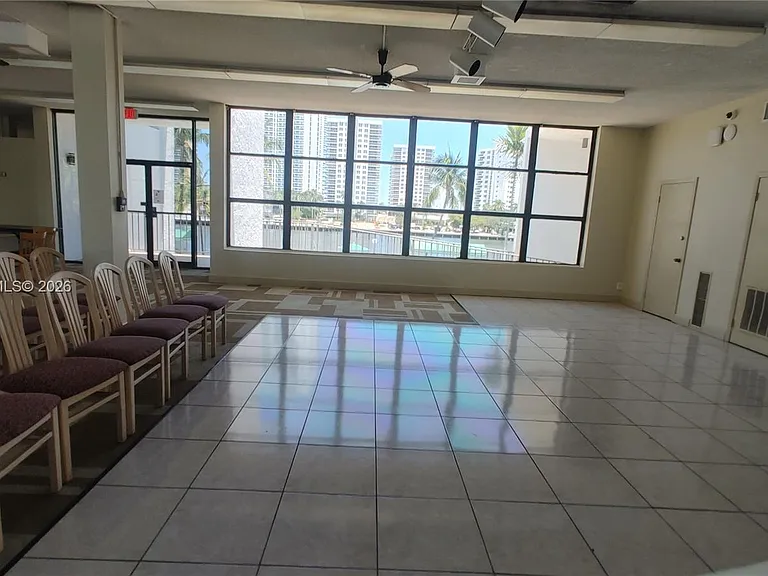 1000 Parkview Dr #125 — Photo 51