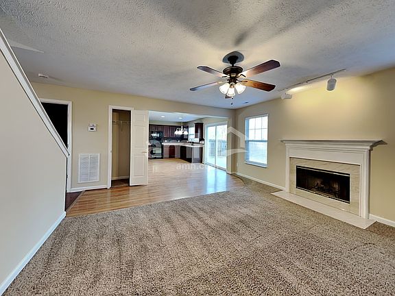5th image of 4529 Hawthorn Dr