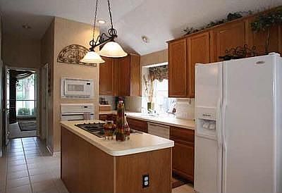 4th image of 2109 Helmsford Dr