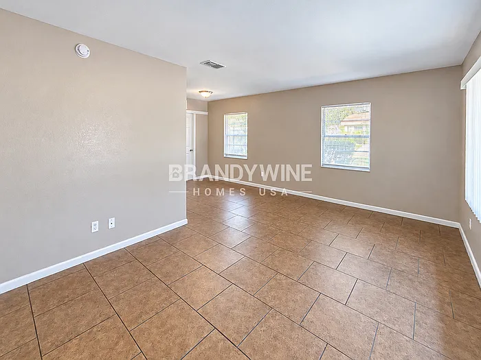 4 bed, 2.0 bath, 1260 sqft, $2,320 — Photo 4