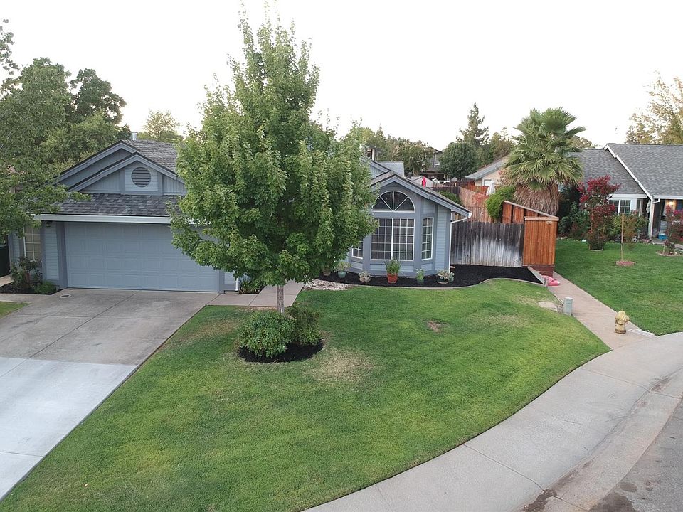 2nd image of 215 Shady Valley Ct