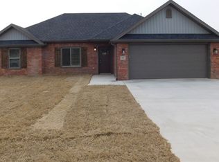 851 Sugar Loaf Rd, Prairie Grove, AR 72753