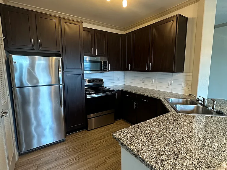 Bella Palazzo Luxury Apartment Community — Photo 39