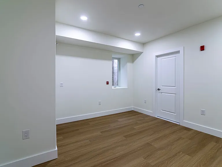 3956 Parrish St — Photo 18