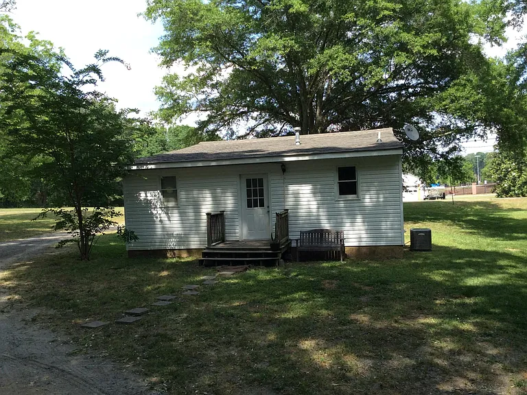 2526 Old Lost Mountain Rd — Photo 3
