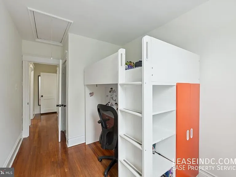 121 Webster St NW — Photo 25