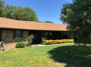 1900 Adams Ln, Azle, TX 76020