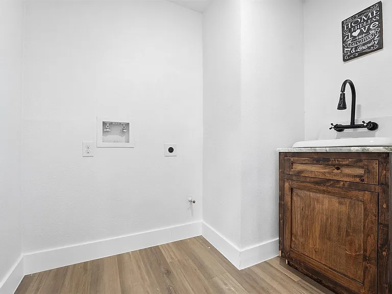 3714 Brookmeade Dr — Photo 15
