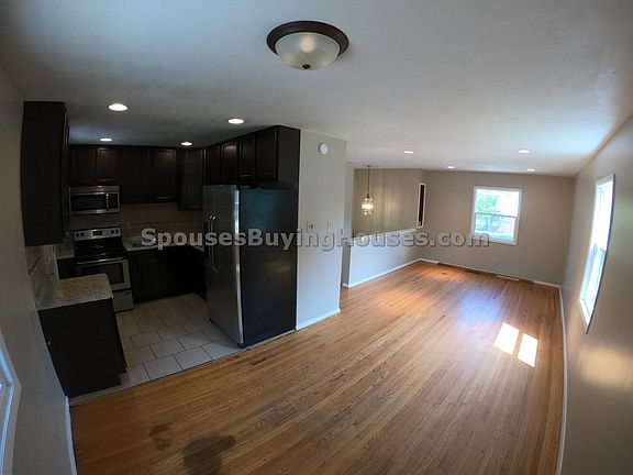 3rd image of 3426 Lombardy Pl