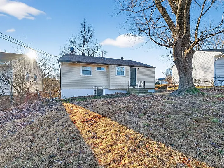 10617 Dunkeld Cir — Photo 29
