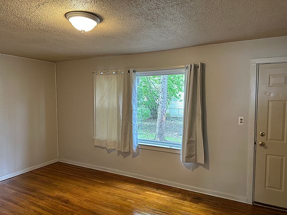3rd image of 2306 Deerfield Ct