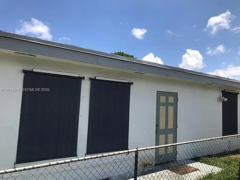 2530 NW 17th St — Photo 13