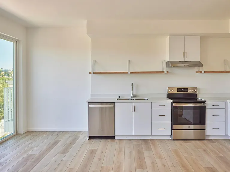 636 N Juanita Ave — Photo 26
