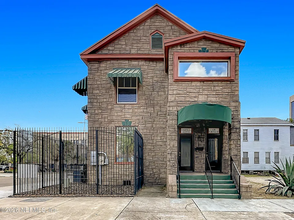 138 E Duval St