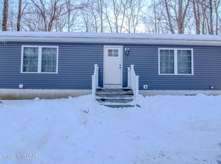 16 Lily Ln, Gouldsboro, PA
