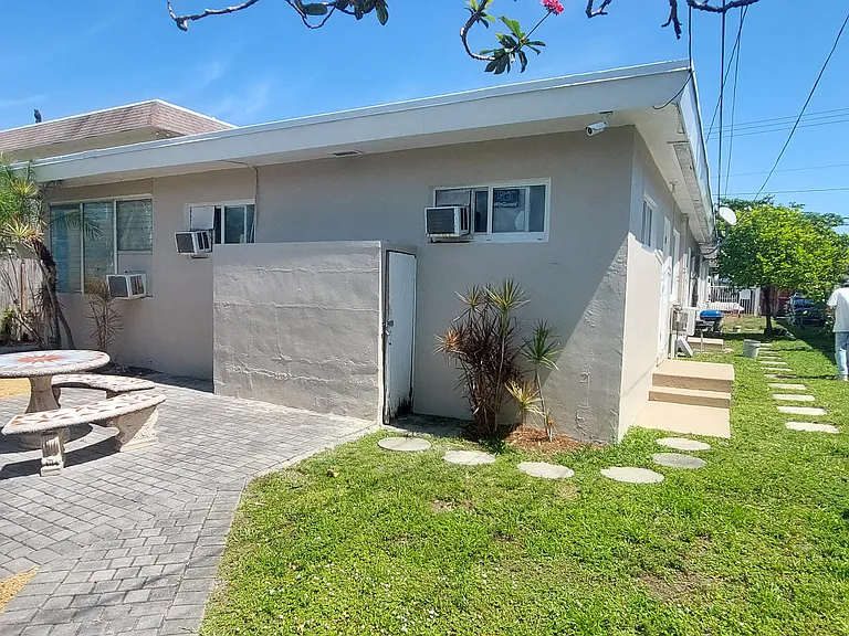 2109 Miami Rd #2 — Photo 13