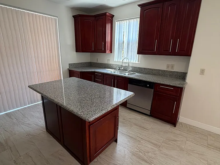 216 W Windsor Rd #105 — Photo 4