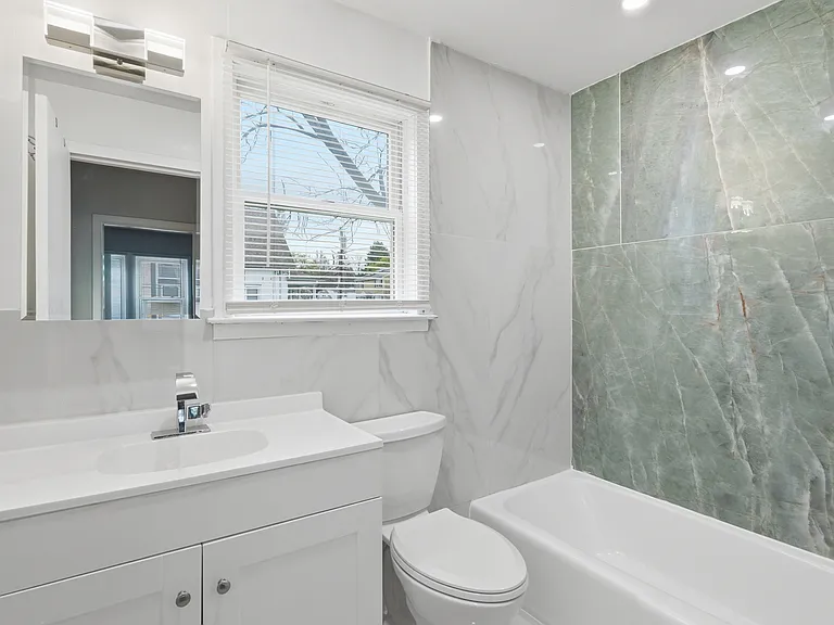 24 Hollow Wood Ln #1 — Photo 10