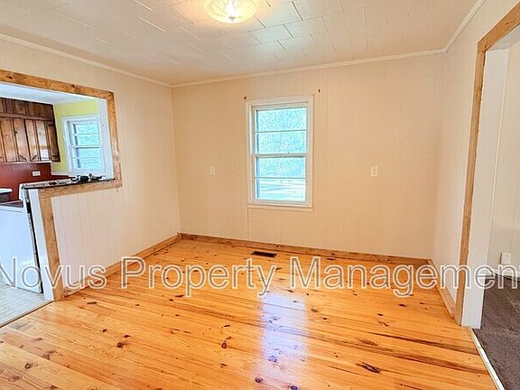4th image of 126 Kiker St