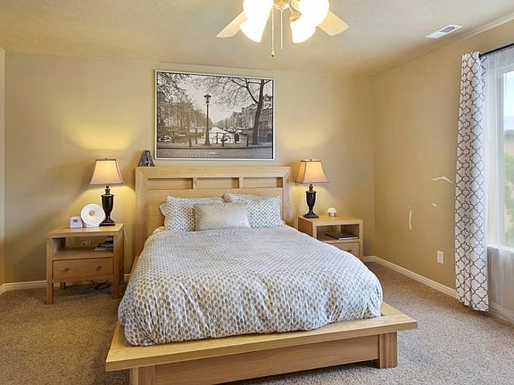4th image of 2327 W Mont Blanc Dr