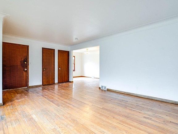 2nd image of 17727 Chagrin Blvd