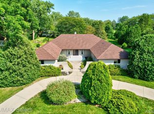 6294 Tanbark Ct, Flint, MI 48532