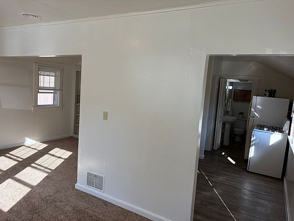 3rd image of 208 S Lebanon St