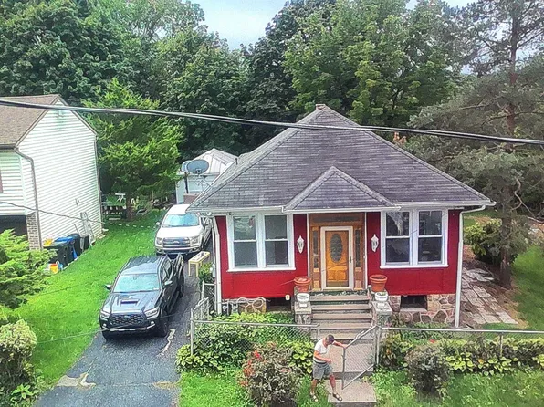 1626 Hillcrest Ave, Bethlehem, PA 18015