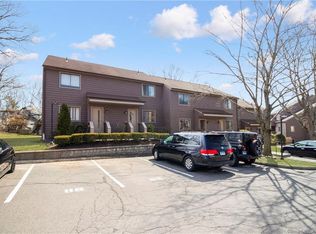 166 Old Brookfield Rd #8-5, Danbury, CT 06810
