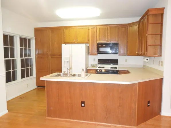 3945 Kathryn Jean Ct, Fairfax, VA 22033