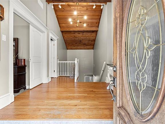 3rd image of 1071 Powell Wright Rd