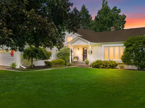 233 Terrance Dr, Naperville, IL 60565