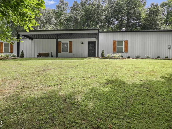 5540 E Washboard Rd, Bloomfield, IN 47424