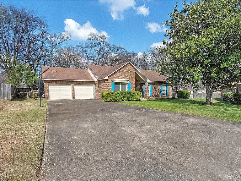 6125 Greta Pl — Photo 2