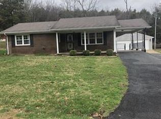 200 Woodside Dr, Radcliff, KY 40160